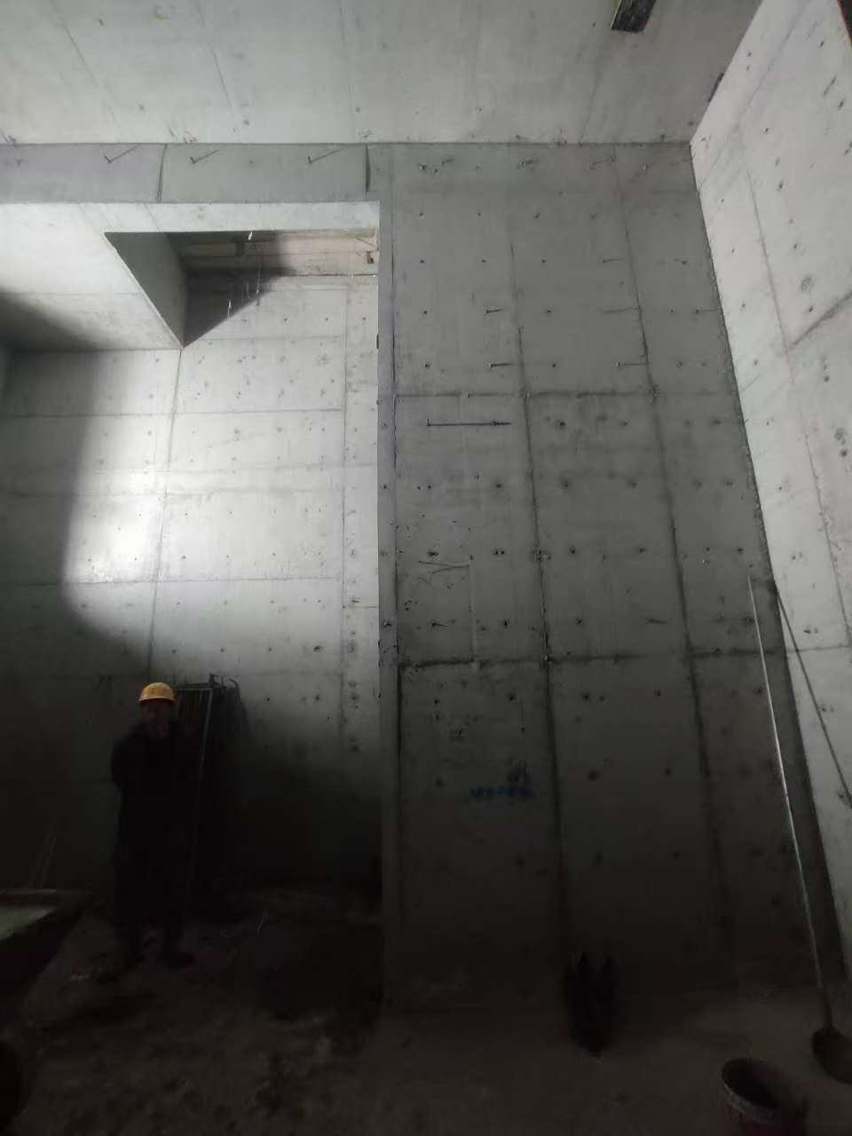 巴州墙上开槽钢筋断了有影响吗